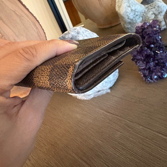 Louis Vuitton Damier Canvas Wallet - Picture 4 of 16